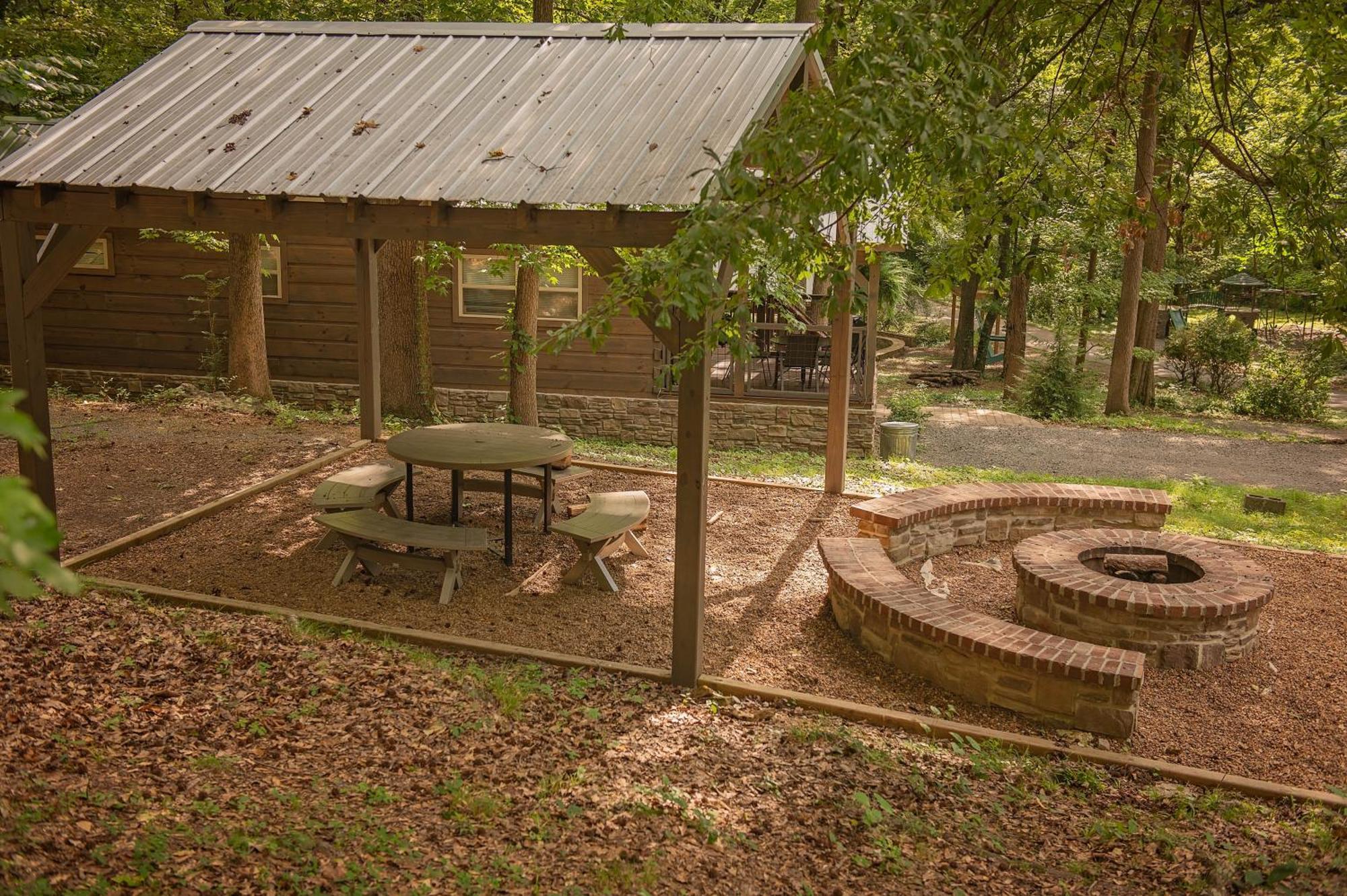 Ryon Tiny Home Cabin City-Side Rustic Retreat Chattanooga Exterior photo